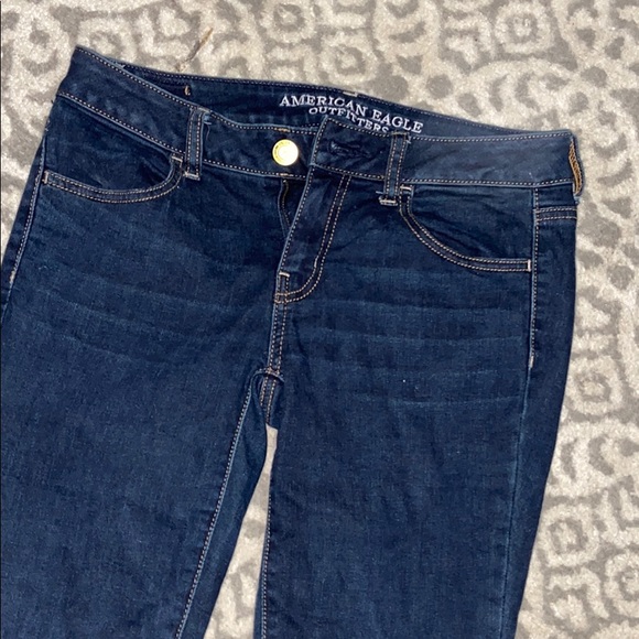 Dark wash AE jeans - Picture 2 of 3